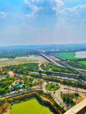 SkyHouse RiverView